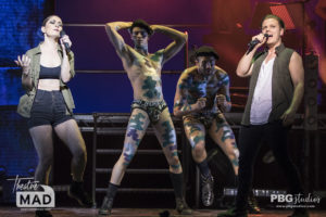 Bares 18 show pics gaz