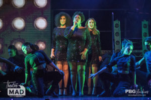 Bares 18 show pics gaz